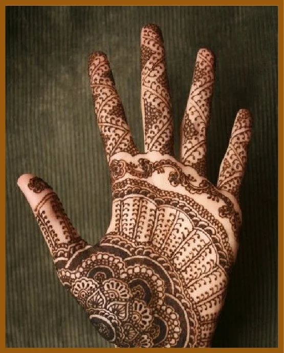 Dotted Art With Space In Modern Front Hand Mehndi Design